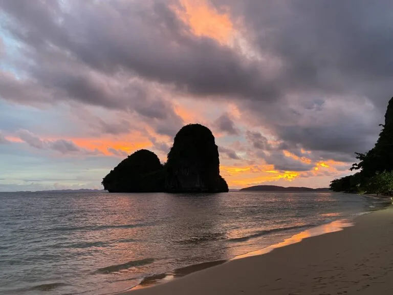 A Slice of Paradise: Your Ultimate Travel Guide for Railay Beach